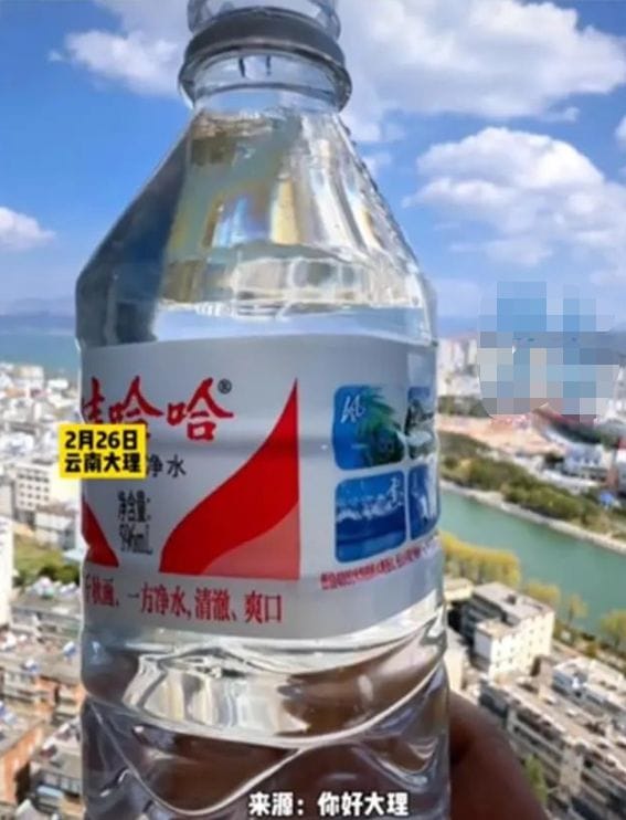 娃哈哈瓶身包裝現(xiàn)廣西美景：“真誠”才是品牌口碑積累的“秘方”