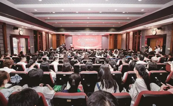 民進(jìn)中央?yún)⒄h政文化領(lǐng)域——為推動文化產(chǎn)業(yè)建設(shè)高質(zhì)量發(fā)展貢獻(xiàn)力量